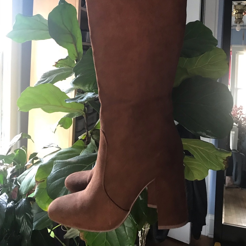 Knee-high faux suede boots